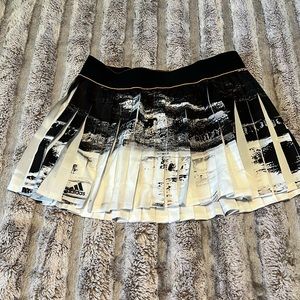 Adidas medium tennis skirt black and white size medium